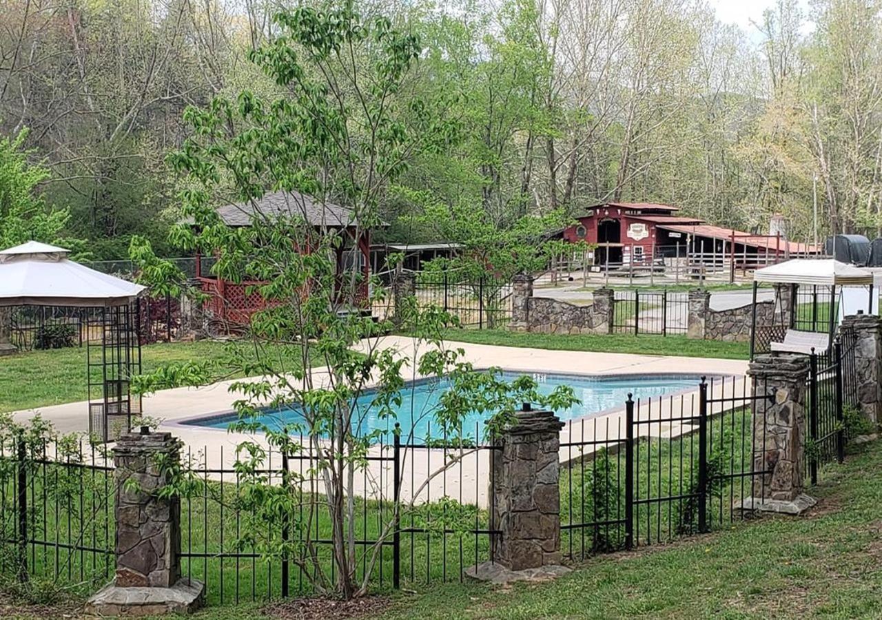Forrest Hills Mountain Resort Dahlonega Bagian luar foto
