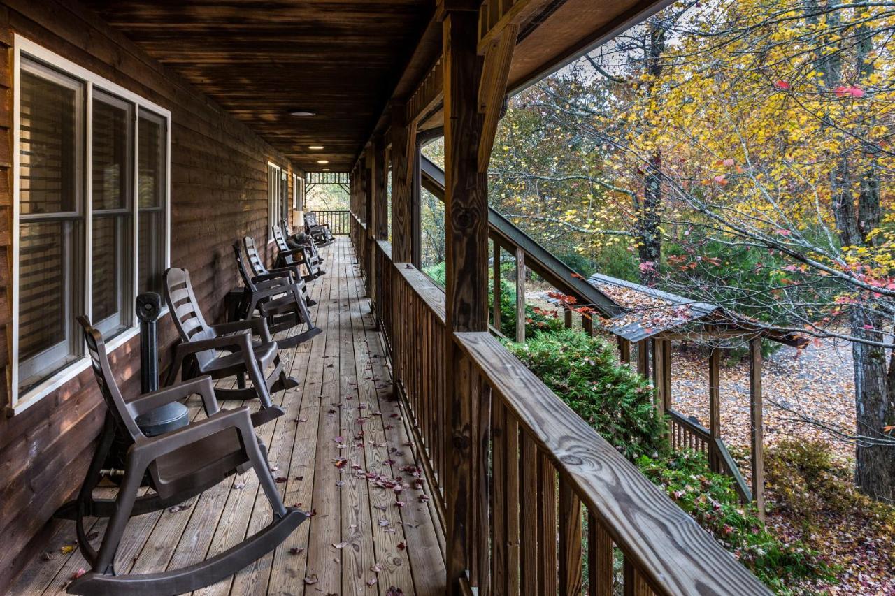 Forrest Hills Mountain Resort Dahlonega Bagian luar foto